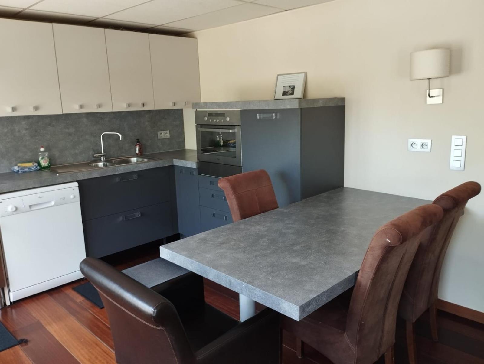 Cosy Corner Apartment ลอมเมล ภายนอก รูปภาพ